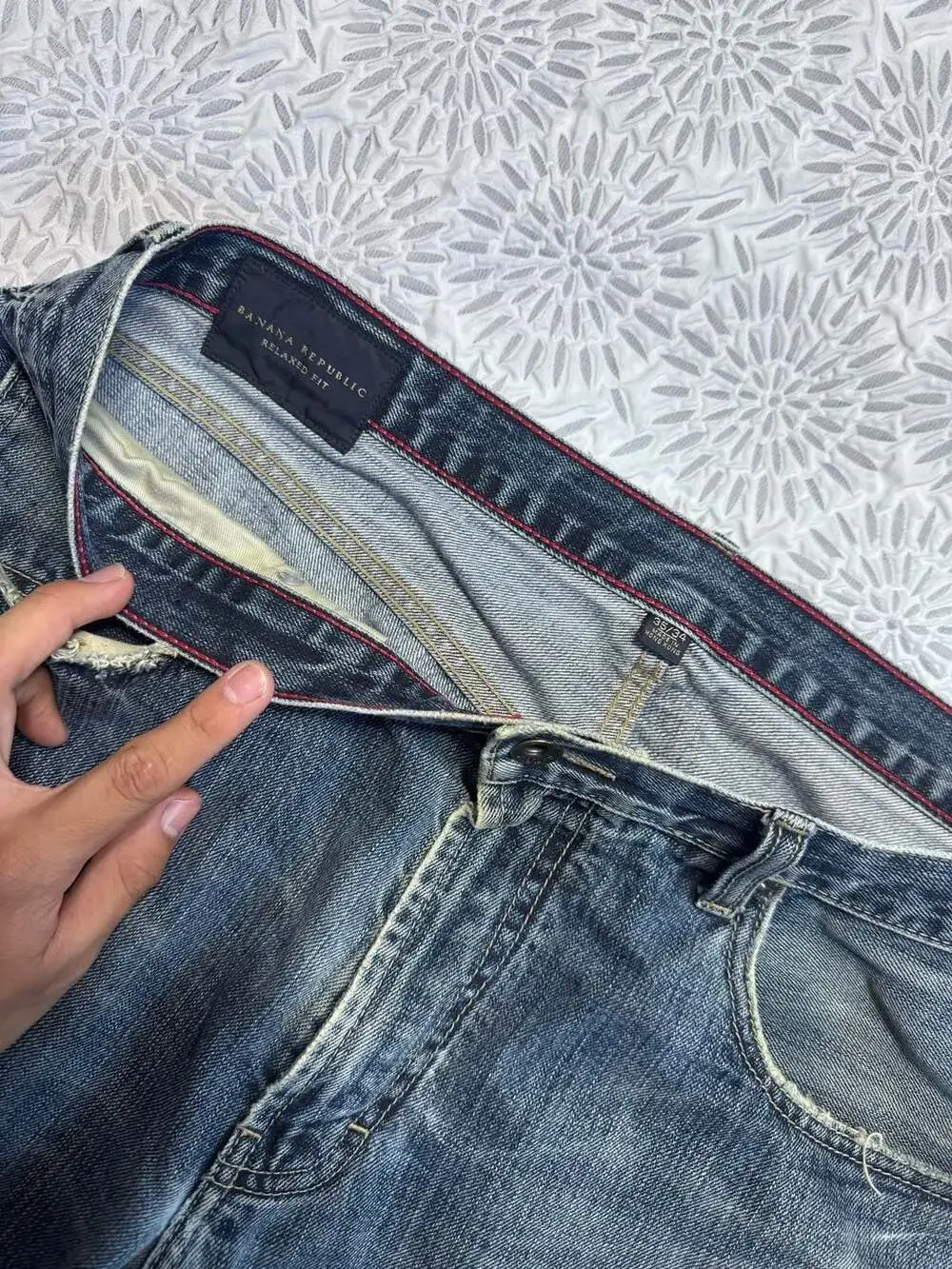 Banana Republic Relaxed Fit Distressed Medium Wash Denim Jeans Men's 35x34
